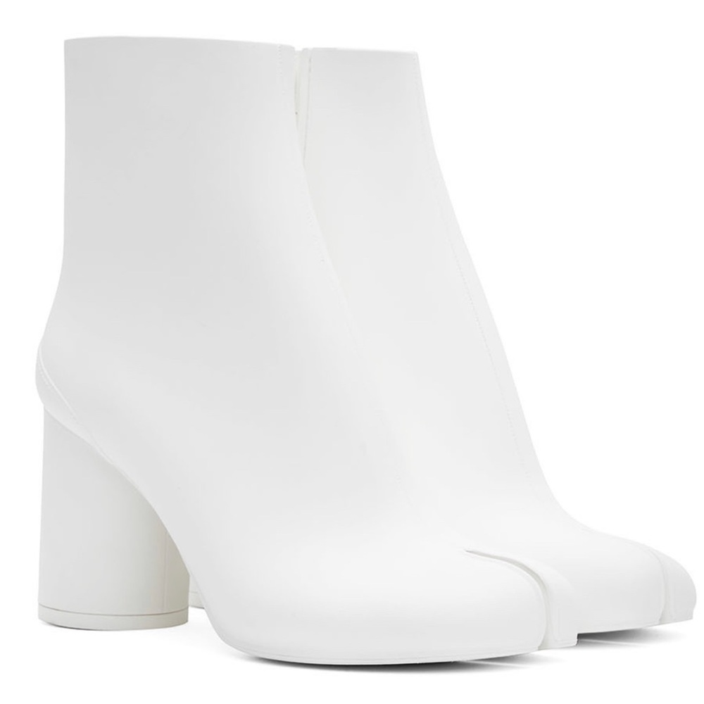 Maison Margiela Rubber Tabi Boots in White. Size 37.
